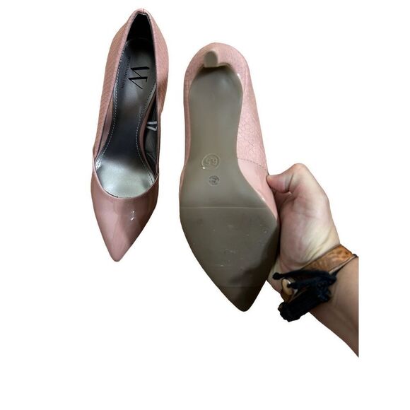 Worthington Pale Pink Pointy Toe heels Size 6.5 - Picture 4 of 5